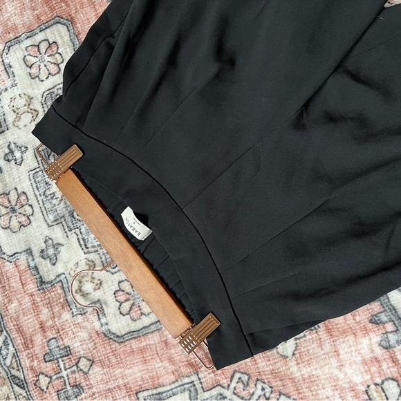 ARITZIA BABATON Conan Cropped Pant
Cropped crepe trousers black workwear 4 - Picture 8 of 12